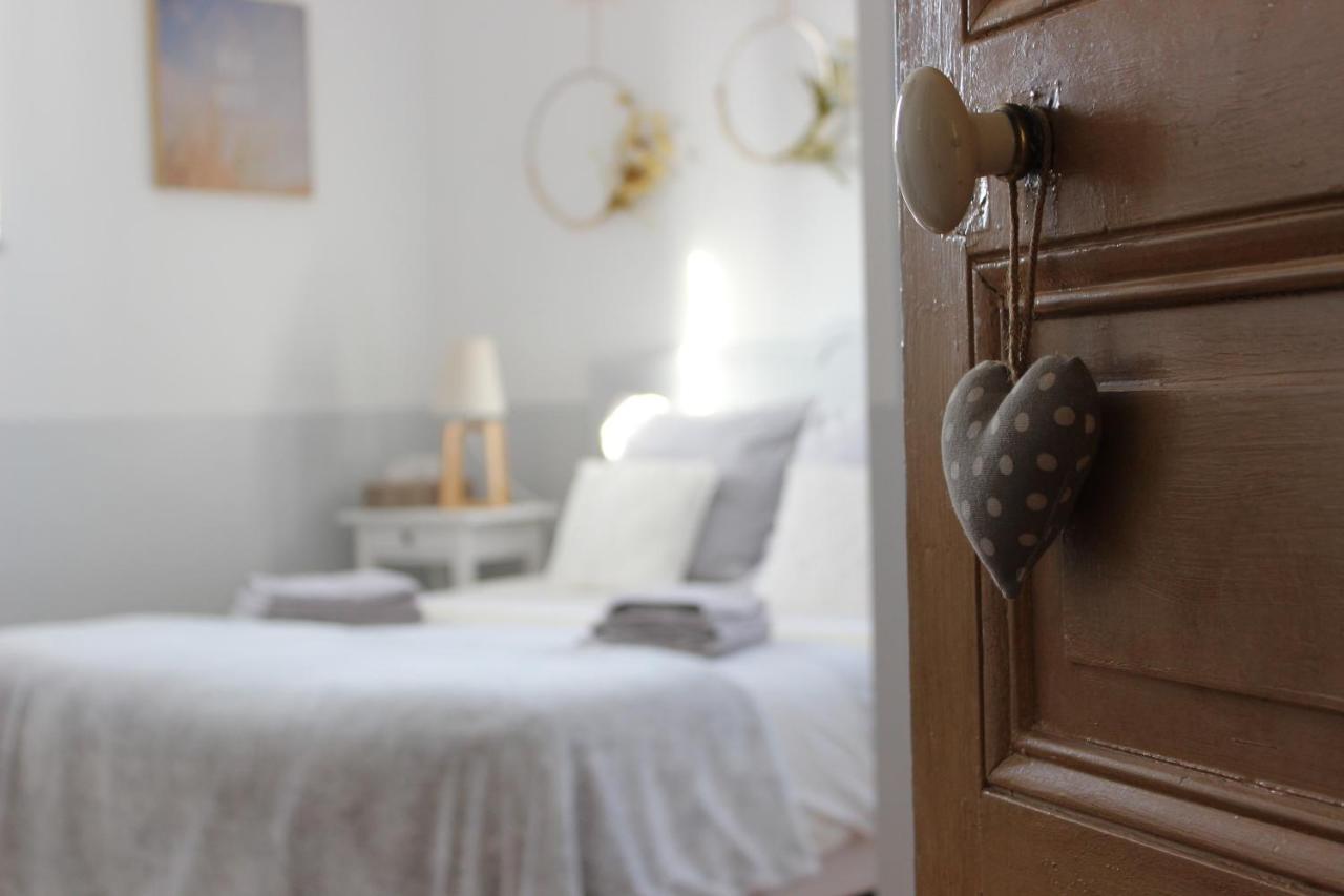 إيبيرني Maison D'Hotes La Poterne المظهر الخارجي الصورة